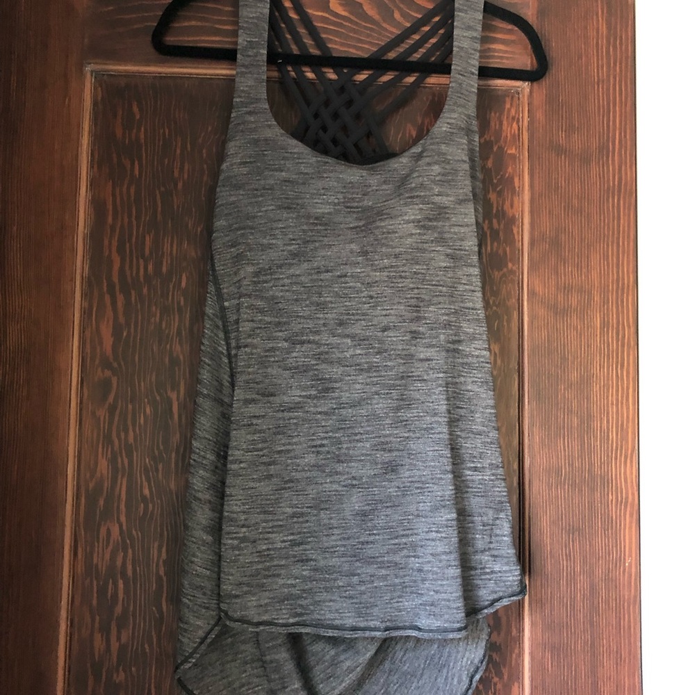 Lululemon Wild open back yoga top EUC black and gray SZ 10